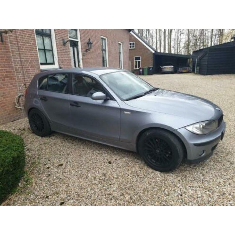 Bmw 1 serie 118i full options