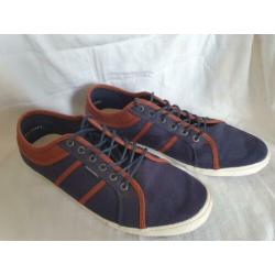 Schoenen van het merk JACK en JONES maat 43