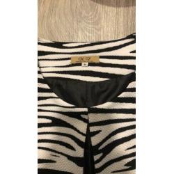 Zebra print jas met haak sluiting