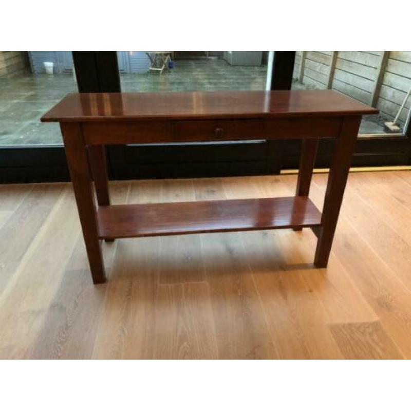 Prachtige bruin gelakte houten sidetable, als nieuw