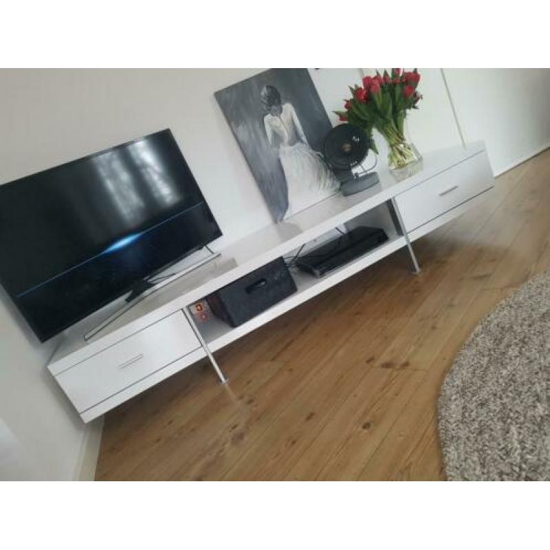 Mooi Tv-meubel, hoogglans wit