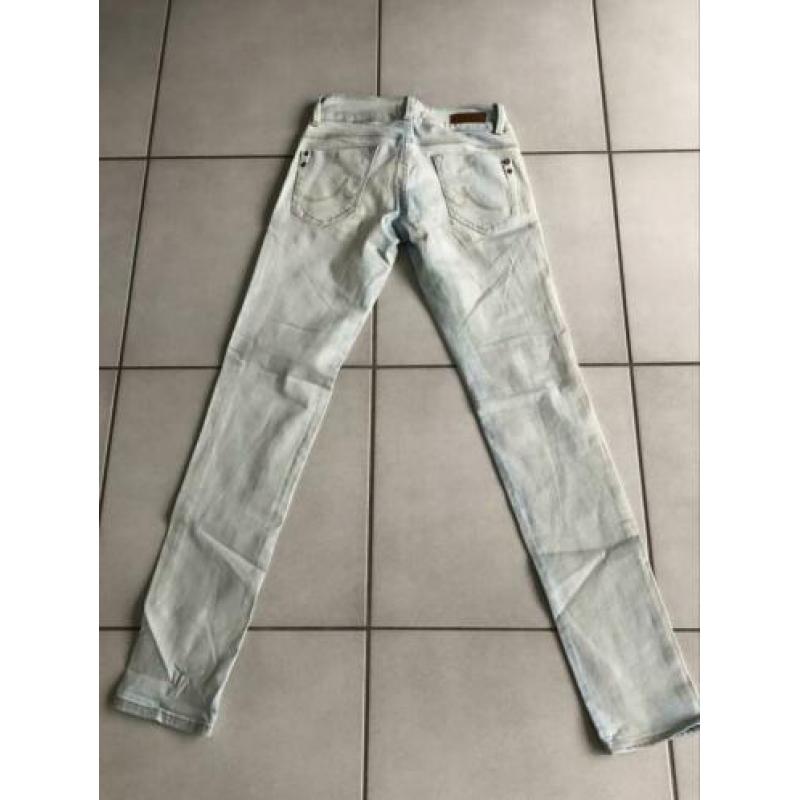 Een mooie lichte LTB broek size 29/34