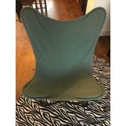 Twee Vlinderstoelen identiek groen blauw aqua stof