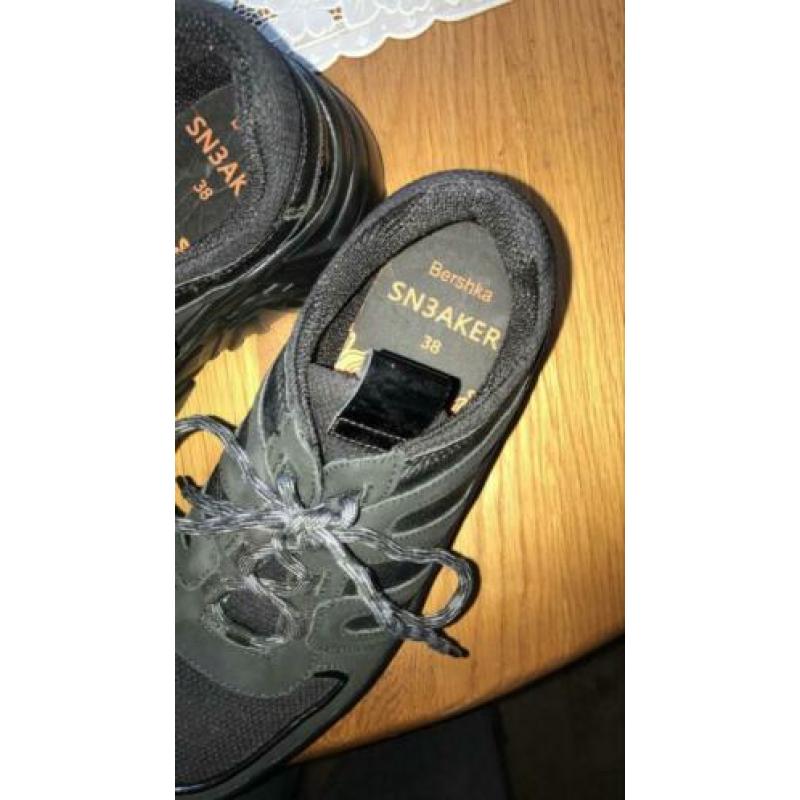 Nieuwe Schoenen van Bershka