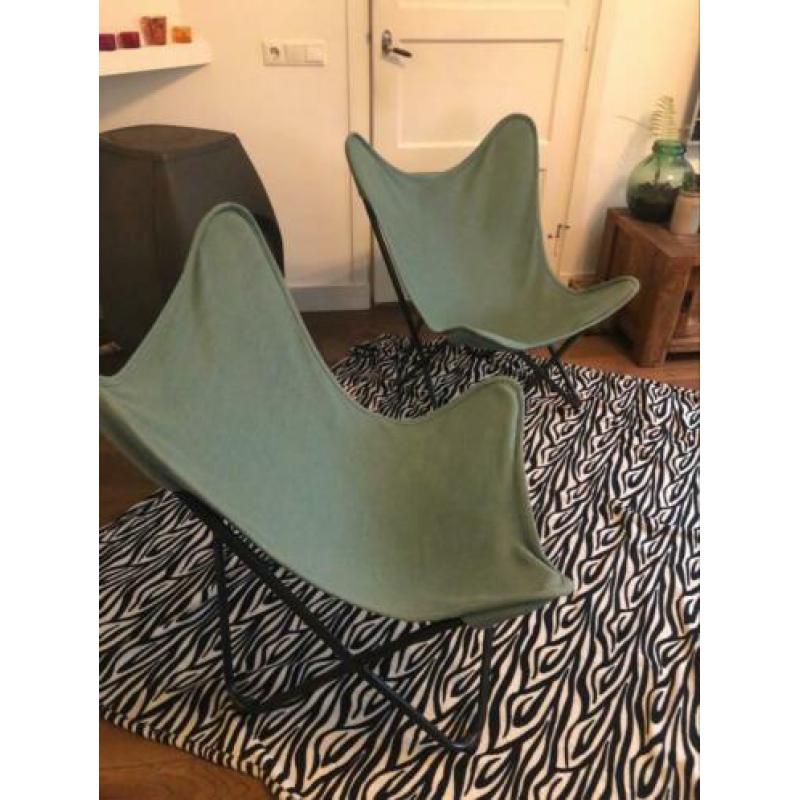 Twee Vlinderstoelen identiek groen blauw aqua stof