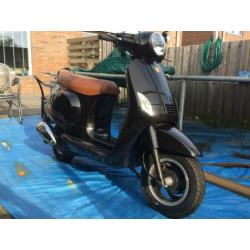 Fraaie scooter Iva 50 zwart