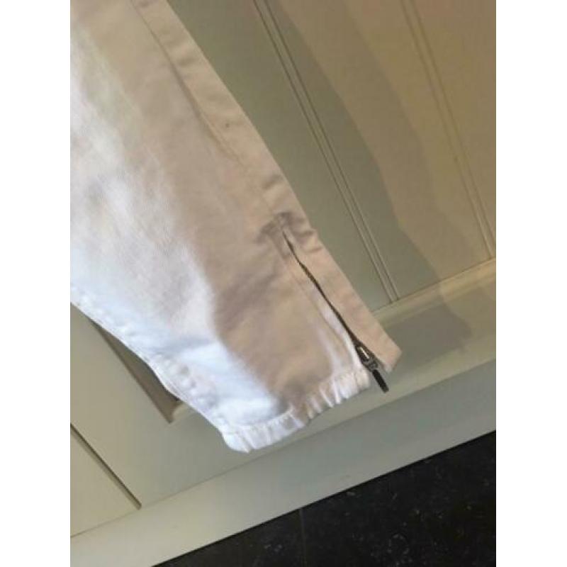 Only witte spijkerbroek met ritsjes op t enkel mt 31/32