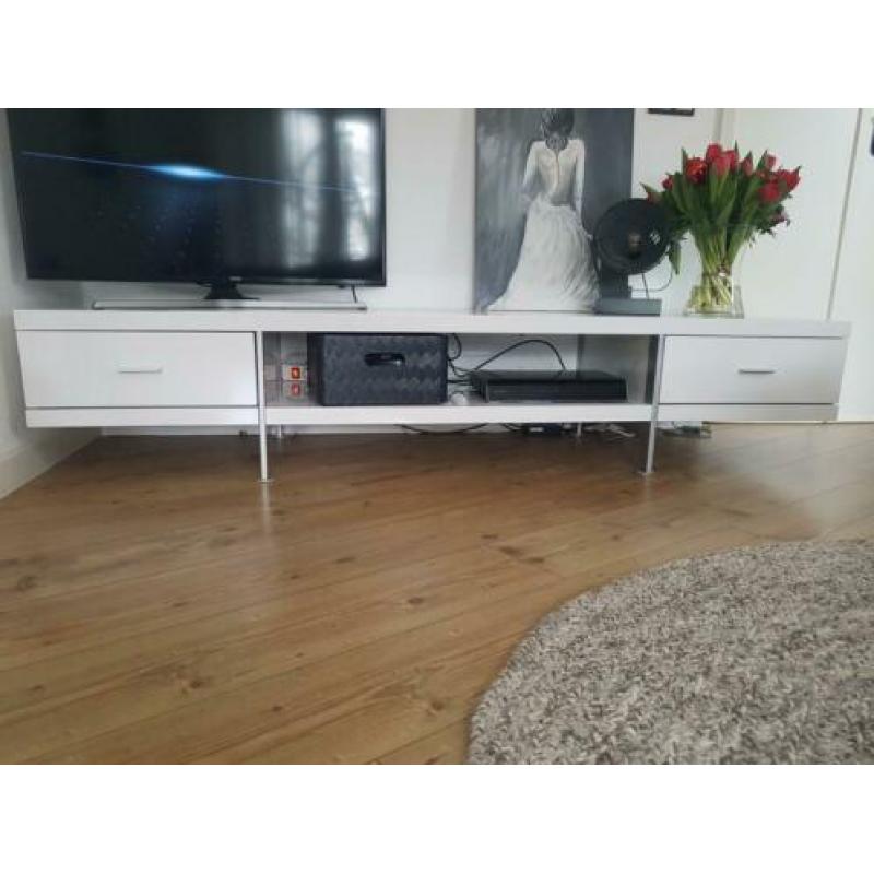 Mooi Tv-meubel, hoogglans wit