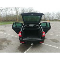 Skoda Octavia 1.2 TSI Combi 2011 Zwart