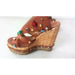 DOLCE GABBANA, lamsleren sleehak, kristallen en studs, mt 36