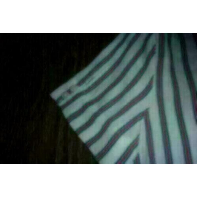 blouse mt 34 van Bershka wit met roze/blauwe streepjes