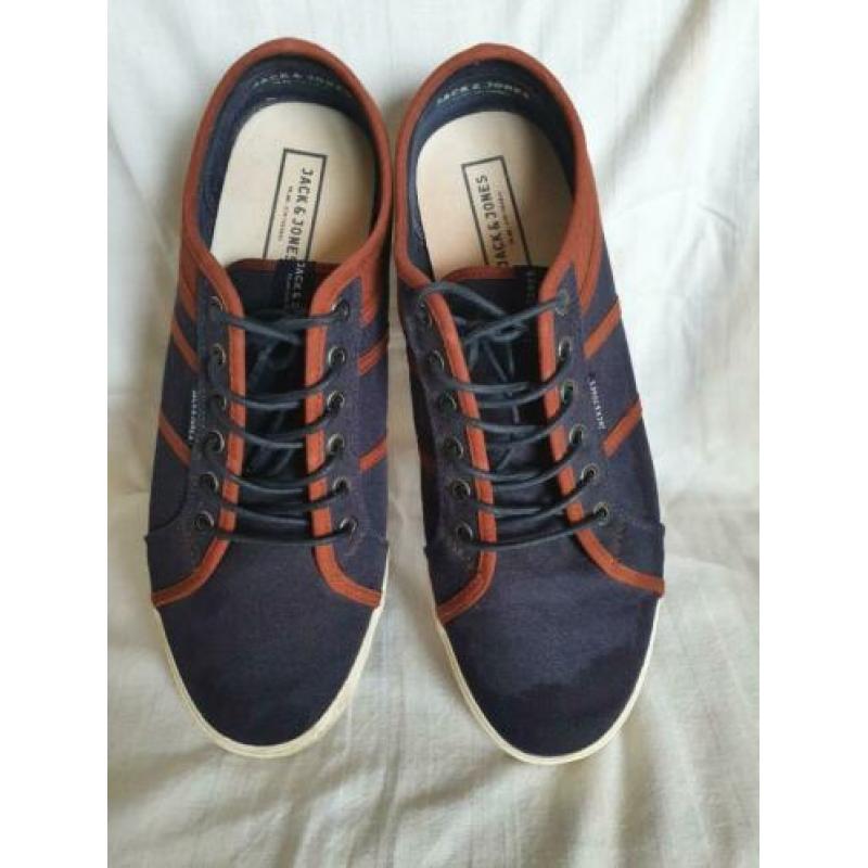 Schoenen van het merk JACK en JONES maat 43