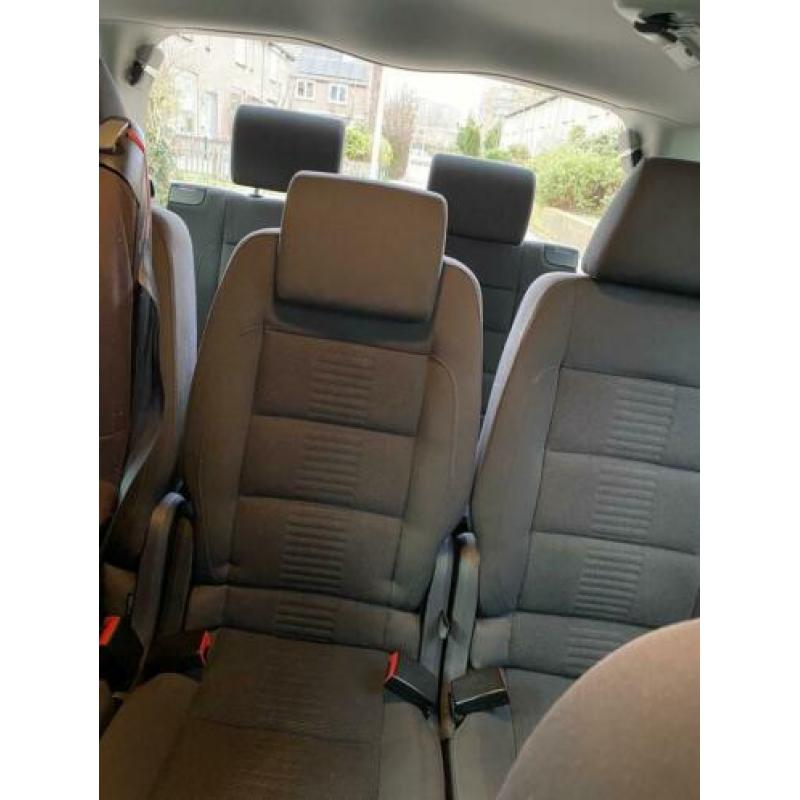 Volkswagen Touran 1.4 TSI 103KW DSG 2008 Zwart 7 persoons