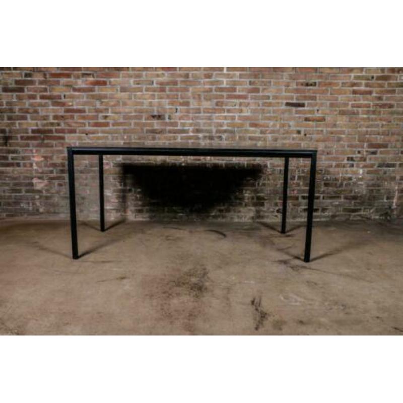 Ahrend Facet tafel bij TheReSales