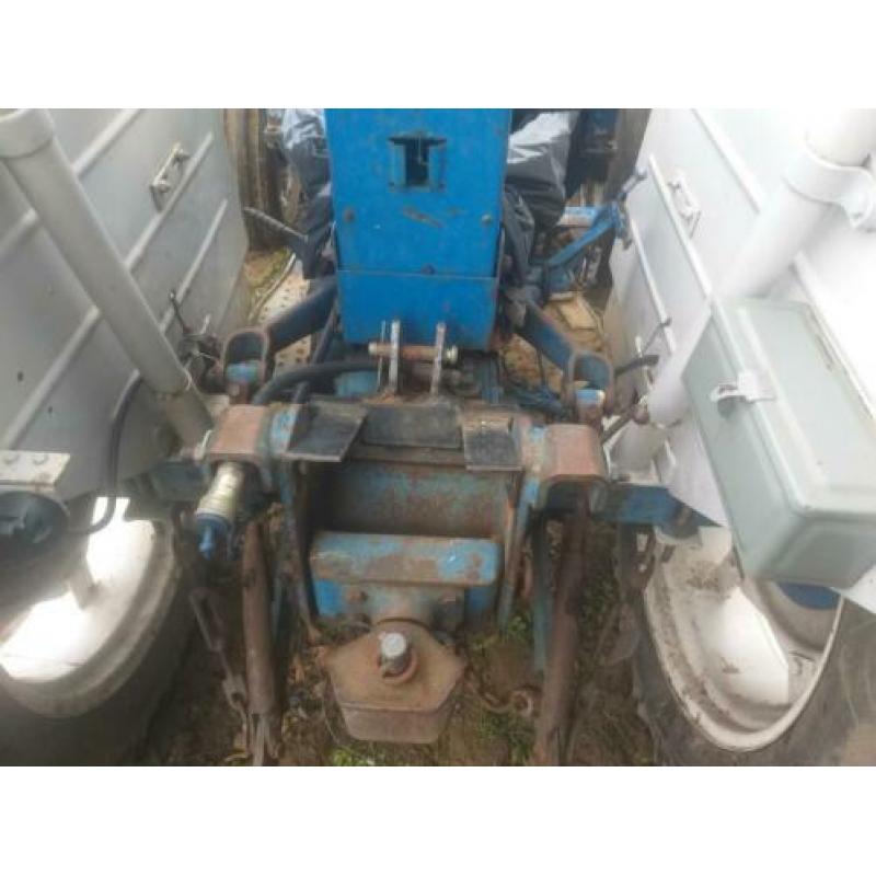 Ford 2000, ford 2000 met voorlader, ford tractor.