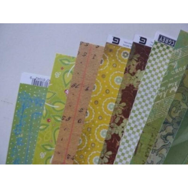 68 vellen scrapbook papier/karton van 30,5 x 30,5 cm.