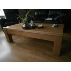 Aangeboden lichteiken SALONTAFEL
