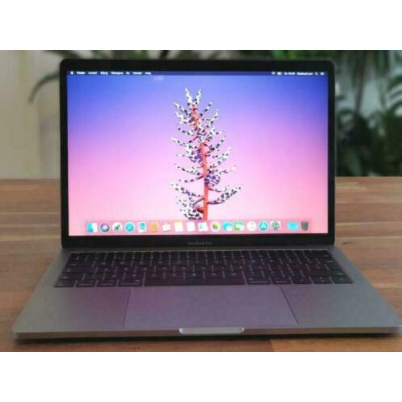 Z.G.A.N. Macbook pro 13" 2017 uit 2019 - slechts 30 cyli!