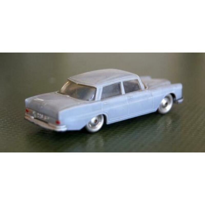 Mercedes 220S / Lego jaren 60