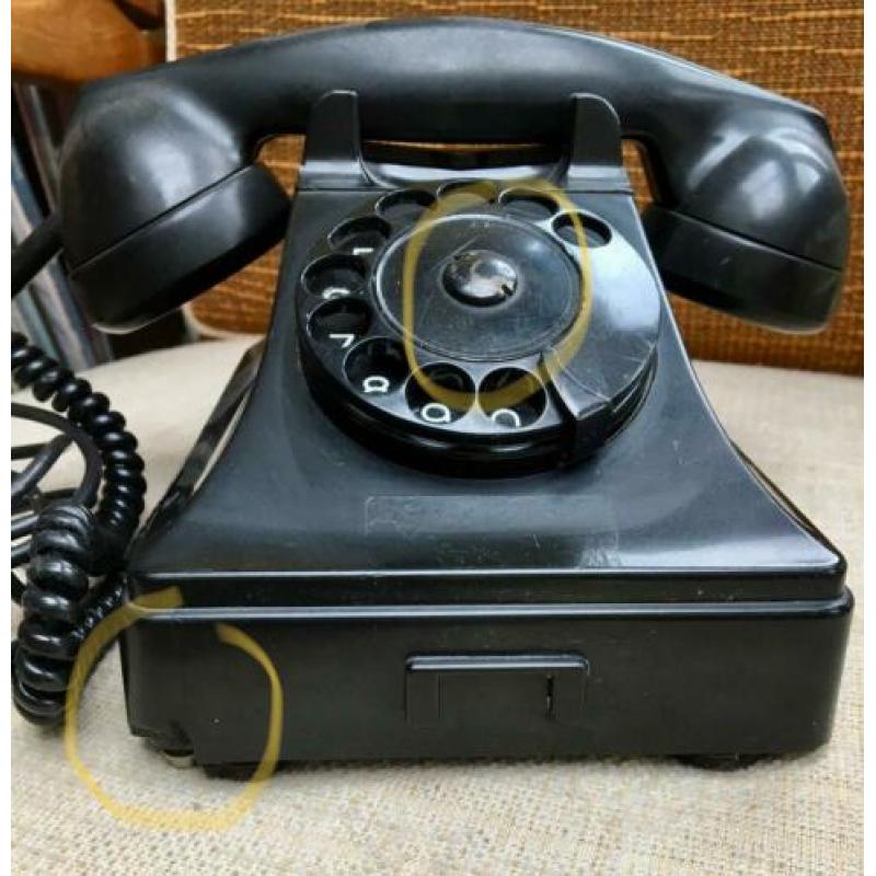 Nog werkende PTT bakkeliet telefoon zwart