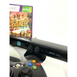 Xbox 360 met Kinect, 2 controllers en 2 spellen