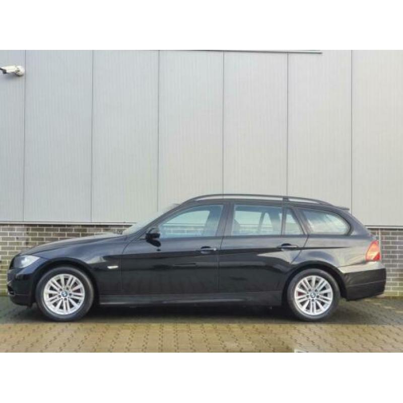BMW 3-serie Touring 318i | Navigatie | Bluetooth | Trekhaak