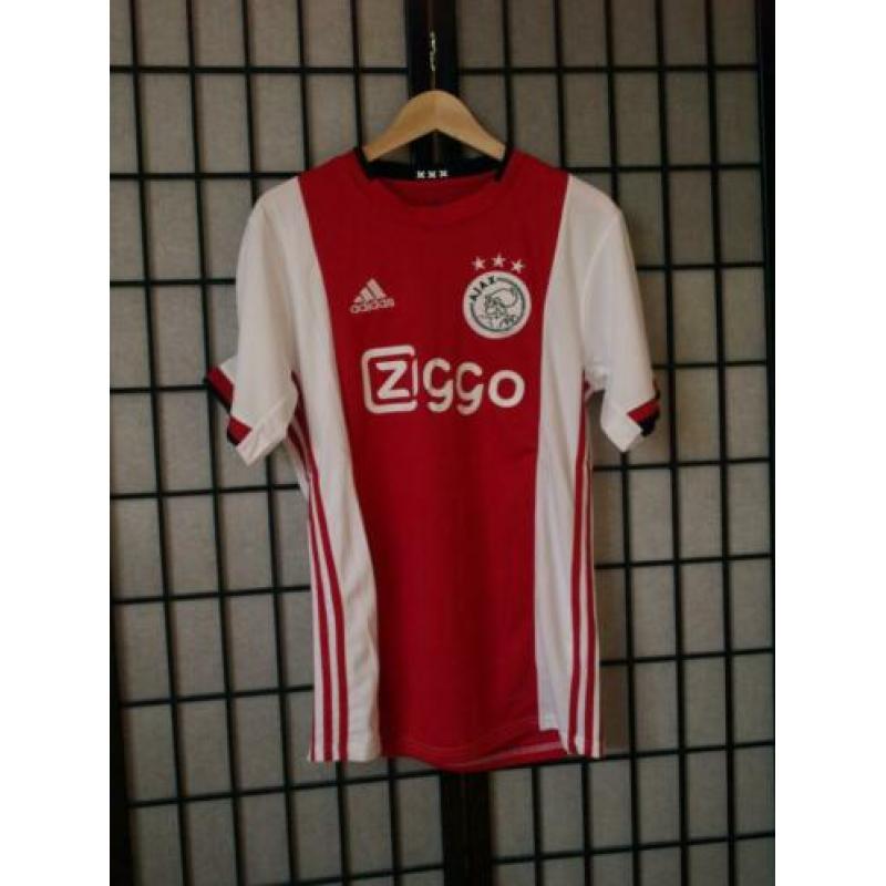 Ajax thuisshirt van dit seizoen, herenmaat large