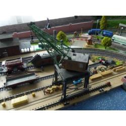 Portaalkraan Faller H0 131370 twee stuks.