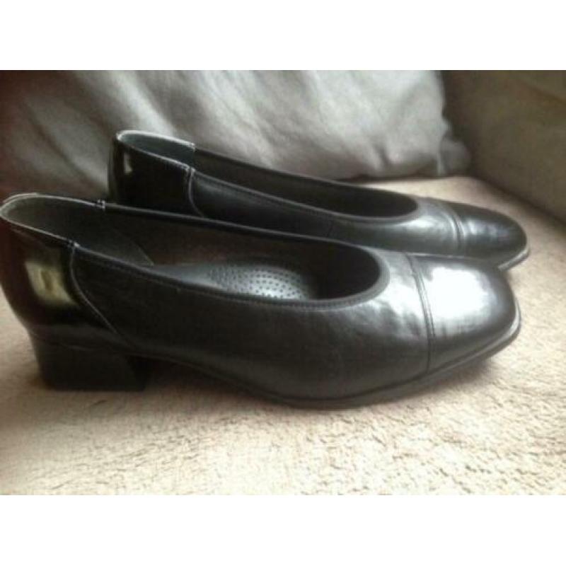 Zwarte Schoenen met lage hak / maat: 37