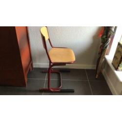 Burostoel kind zithoogte 41cm, geschikt kind vanaf 6 jaar.