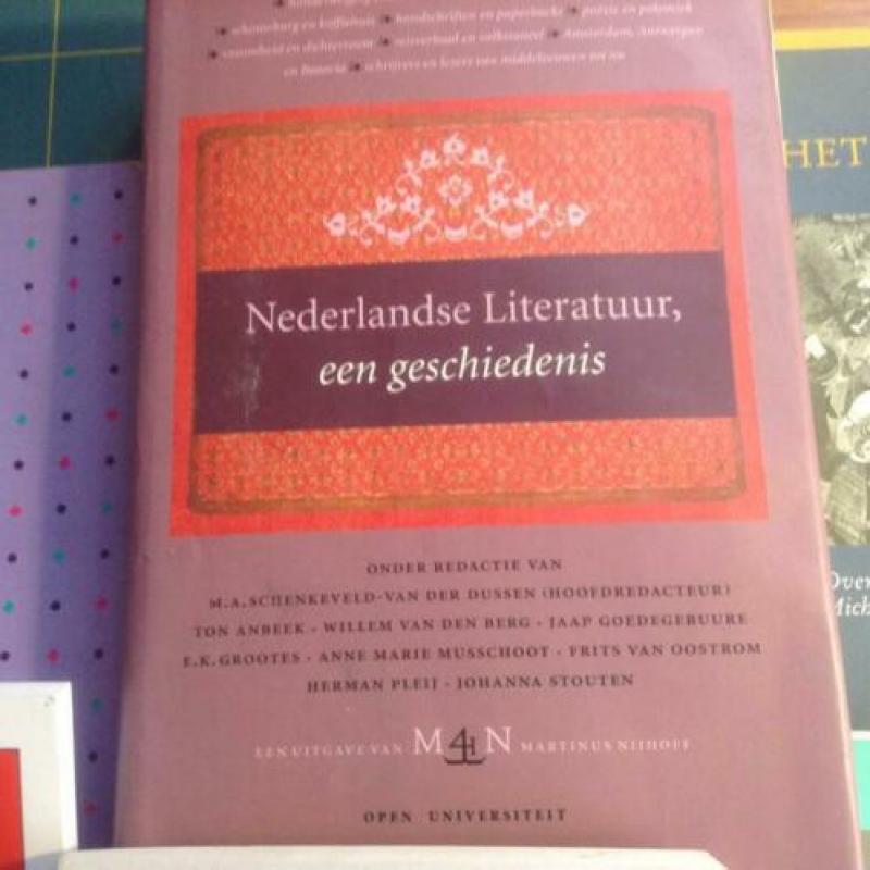 Boeken pakket, studie Nederlands HBO gratis afhalen