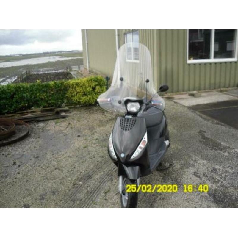 Piaggio zip snor bj 20 - 05 -2010 topper