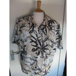 Leuke blouse maat 50 van Anne Jet .