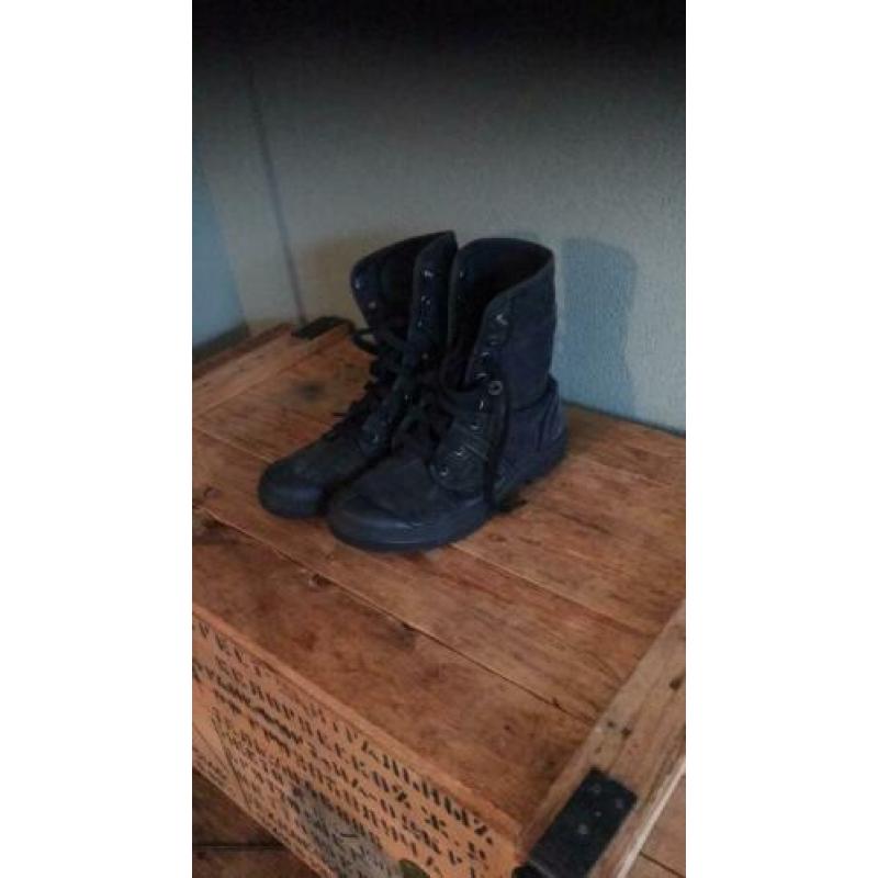 Palladium pallabrouse baggy maat 40