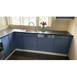 Nette blauwe hoek keuken