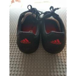 Adidas voetbalschoenen maat 32