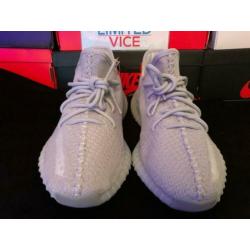 YEEZY 350 "Tail Light" EU 38 - US 5.5 - FX9017