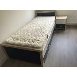 nette jongenskamer met extra lang bed