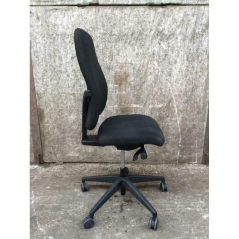 Interstuhl bureaustoelen - zwart gestoffeerd - ergonomisch