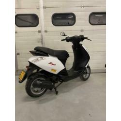 Piaggio Zip brom 4T 2011 wit (verkeerd in zeer goeie staat)