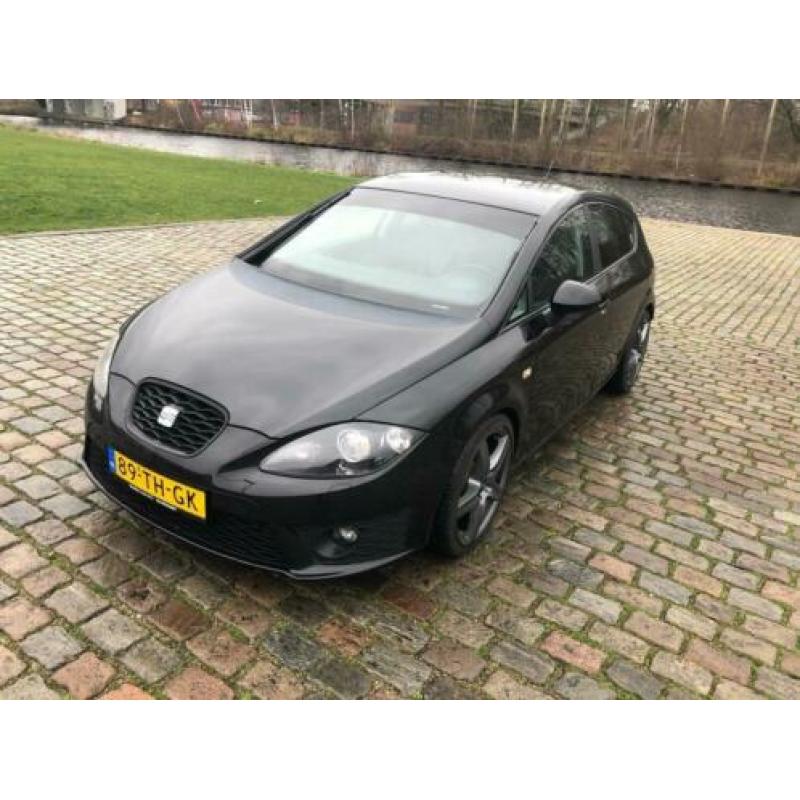 SEAT Leon 2.0 TFSI FR in & exterieur cupra R