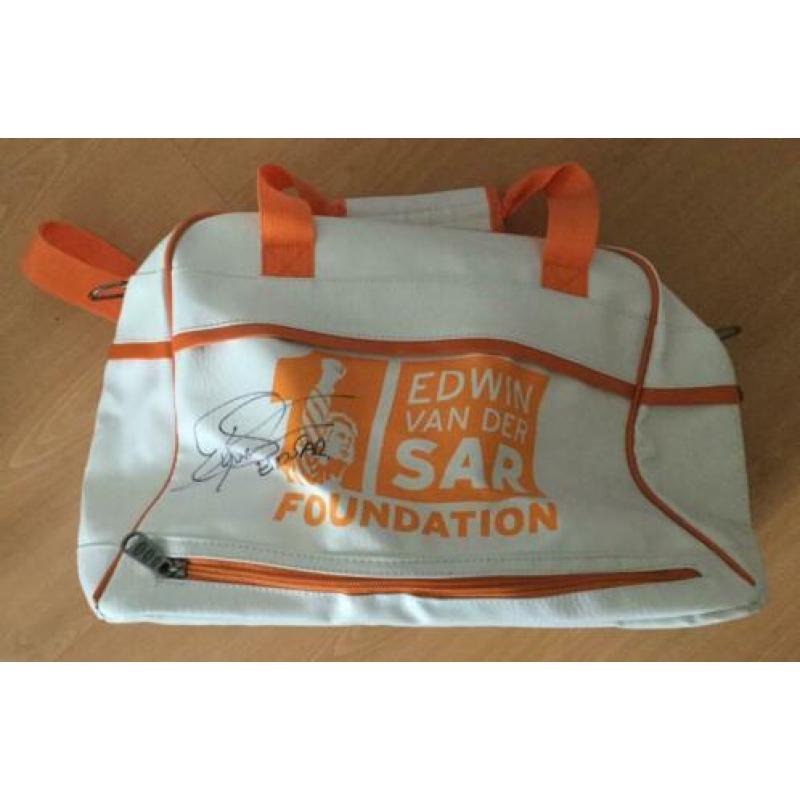 Sporttas Edwin van der Sar foundation met handtekening Edwin