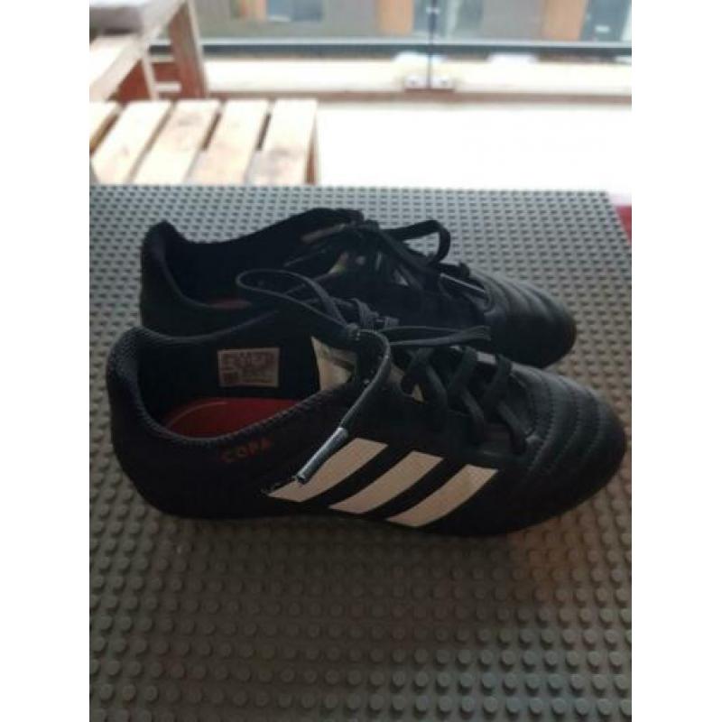 Adidas voetbalschoenen maat 32