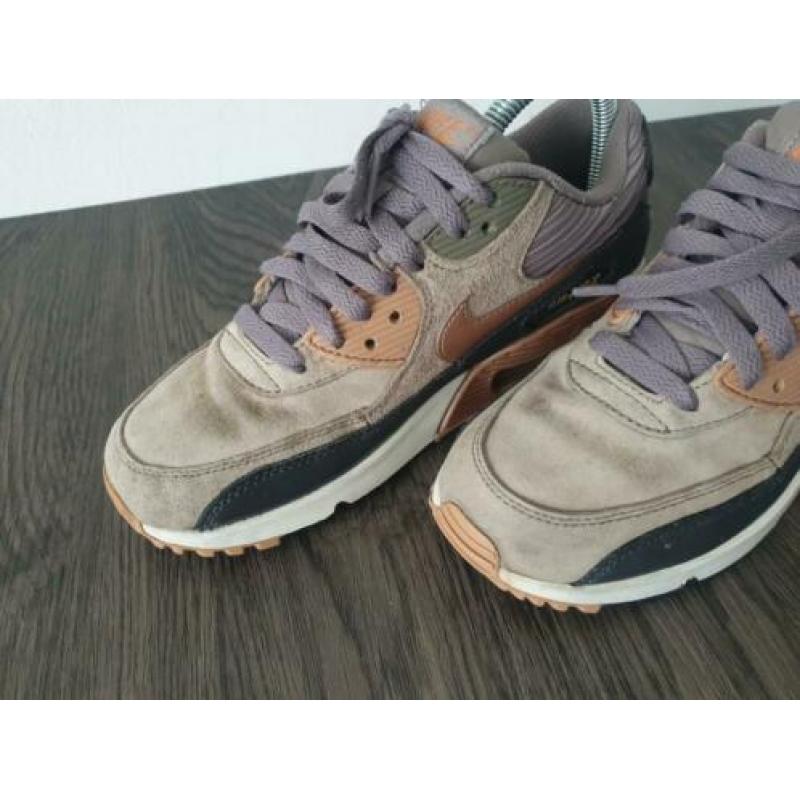 Nike Air Max 90 LTR 38 brown