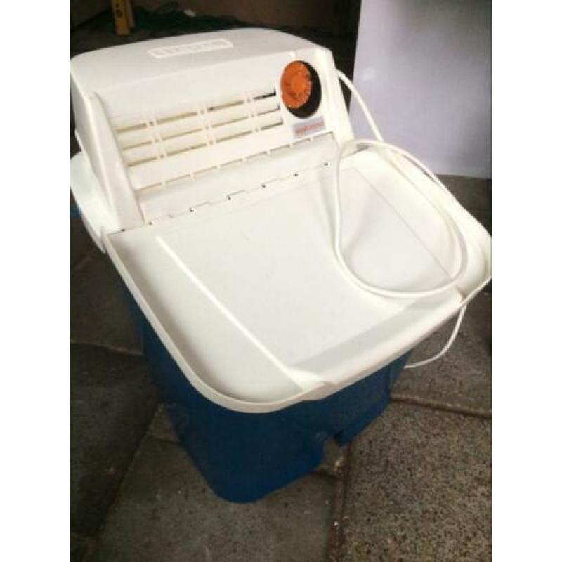 twee campingwasmachines