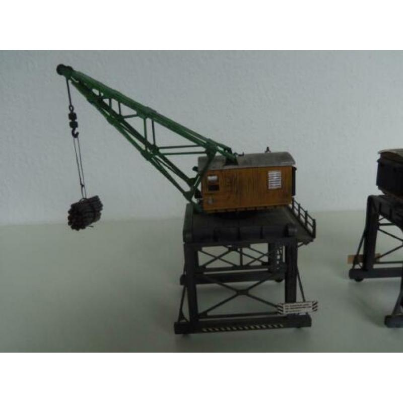 Portaalkraan Faller H0 131370 twee stuks.