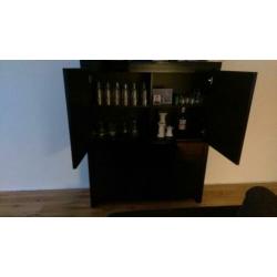 Zwarte glans kast