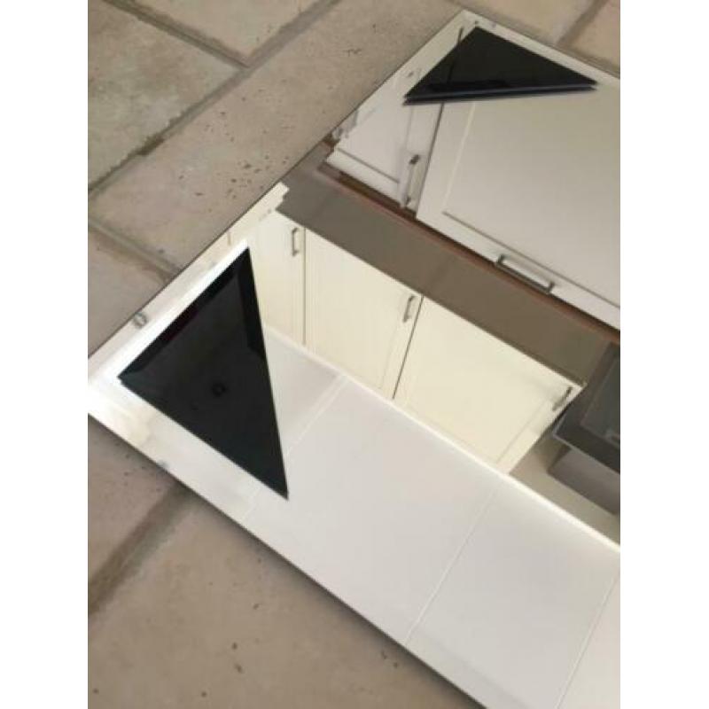 spiegel met zwarte driehoeken 60x40