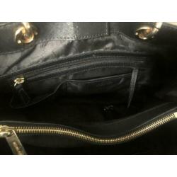 Zwarte michael kors tas model Cynthia