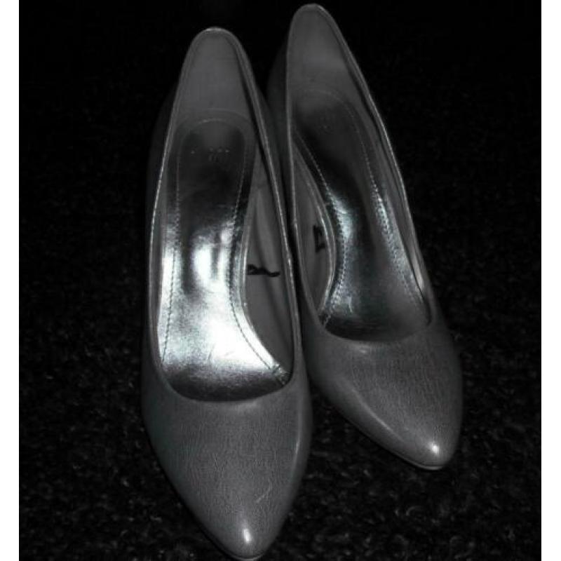 Zilverkleurige Dames Pumps Hoge Hak maat 39 (bij trouwjurk )